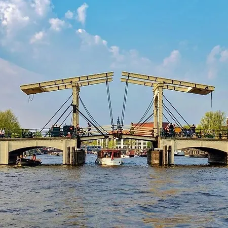 Botel Motorjacht At Ease *