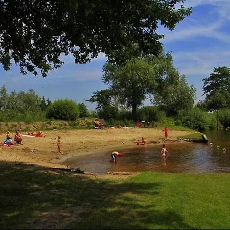 Motorjacht At Ease Bateau-hôtel *