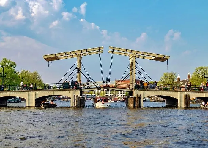 Botel Motorjacht At Ease *