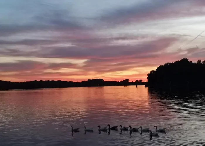 Botel Motorjacht At Ease