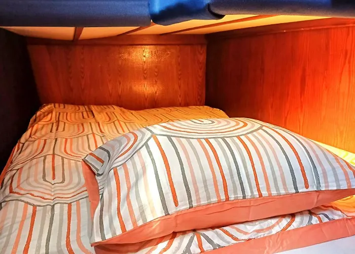 Motorjacht At Ease * Amsterdam