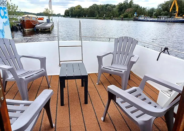 Botel Motorjacht At Ease *