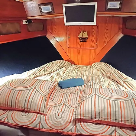 船上ホテル Motorjacht At Ease アムステルダム