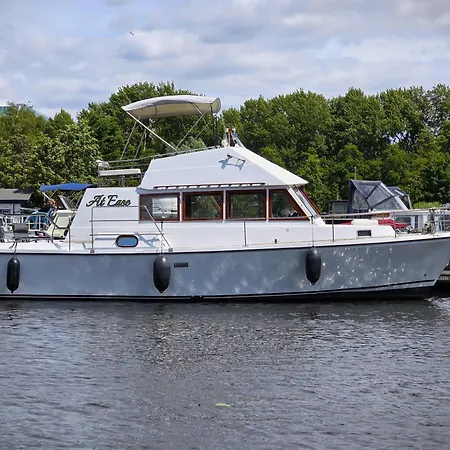 Motorjacht At Ease 船上ホテル アムステルダム